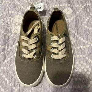 🦄Kids Old Navy Shoes NWT